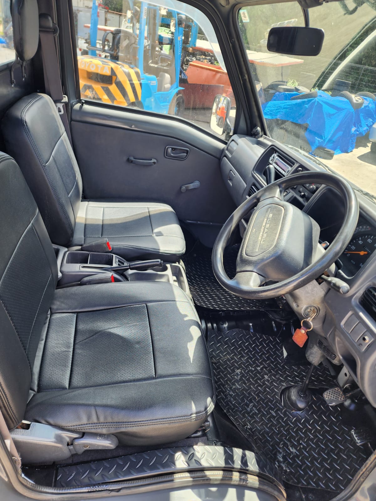Gray 2001 Subaru Sambar 4x4 kei truck, photo 11 of 15