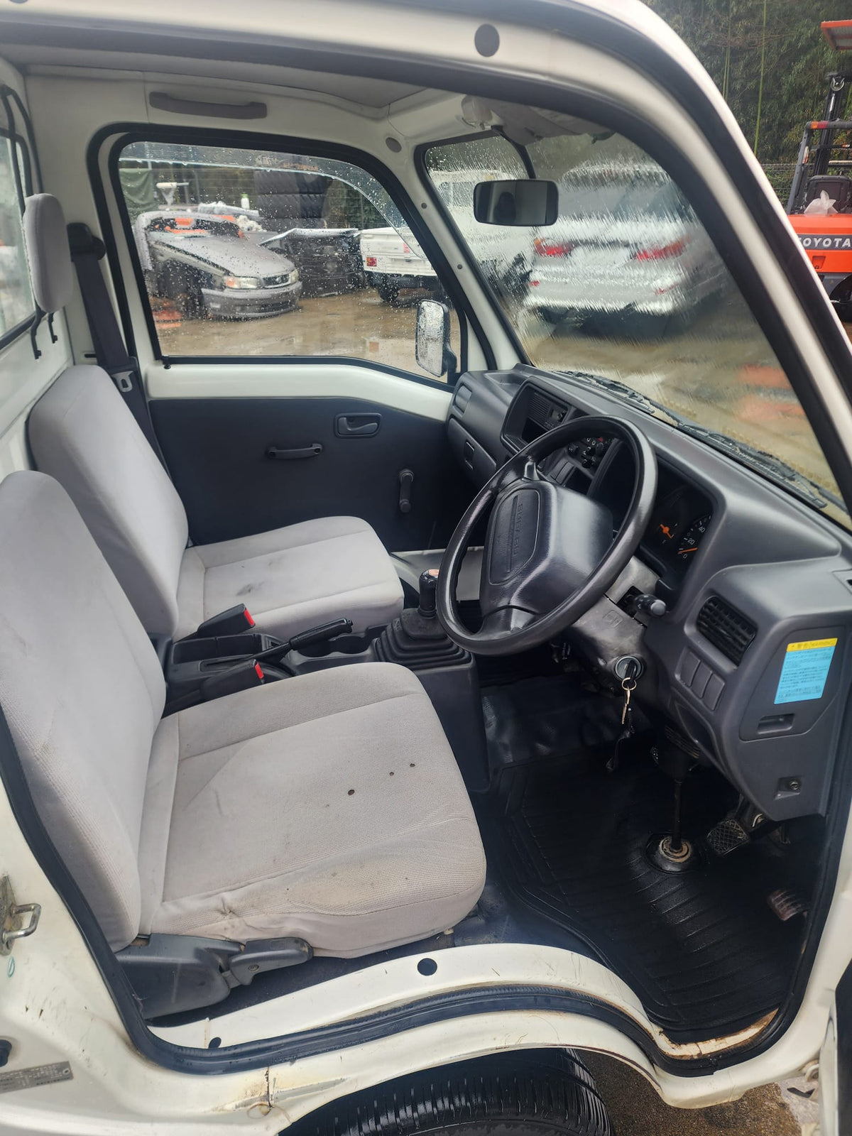 White 2001 Subaru Sambar 4x4 kei truck, photo 10 of 16
