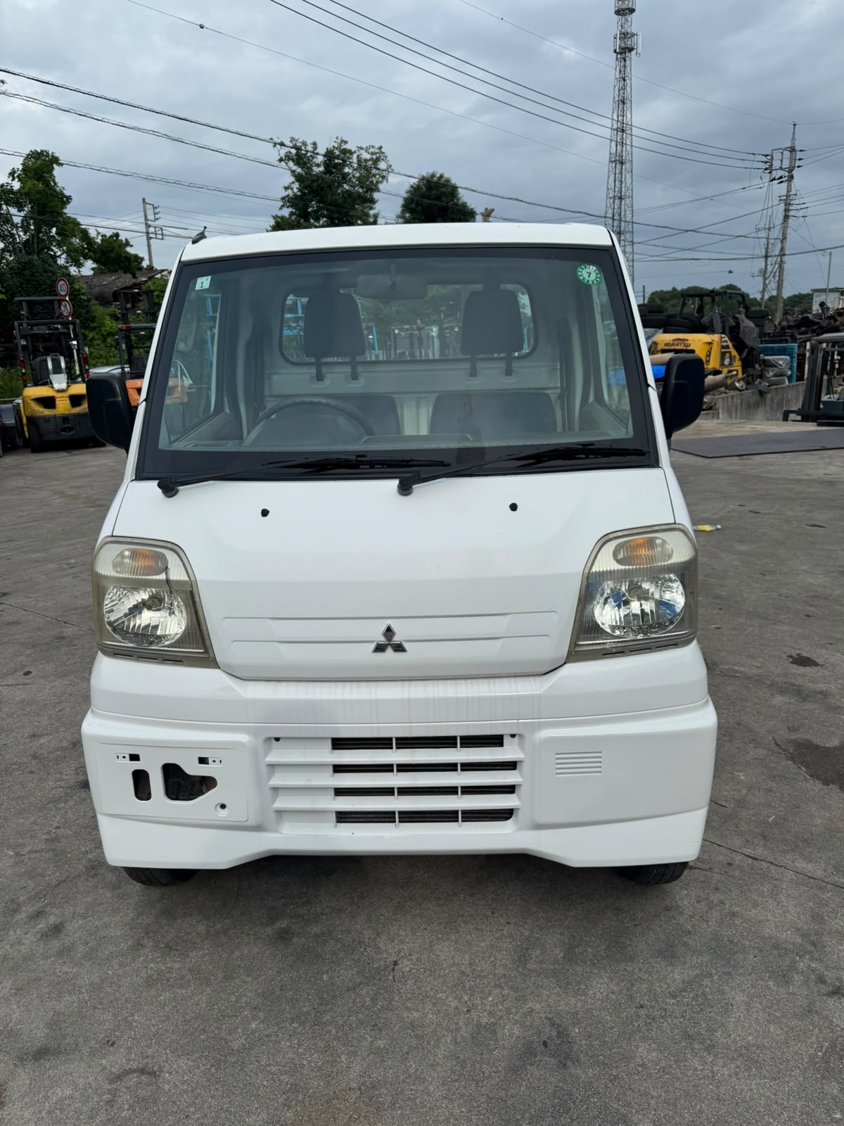 White 2000 Mitsubishi Minicab 4x4 kei truck, photo 5 of 14