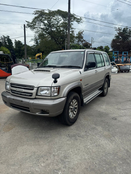 Beige 2001 Isuzu Bighorn Diesel 4WD SUV, photo 3 of 19