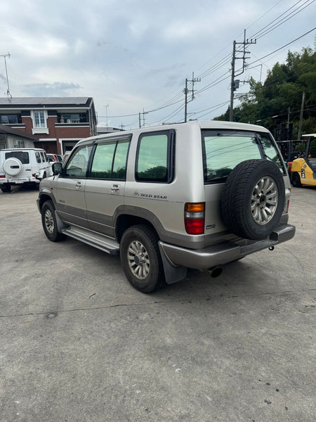 Beige 2001 Isuzu Bighorn Diesel 4WD SUV, photo 5 of 19