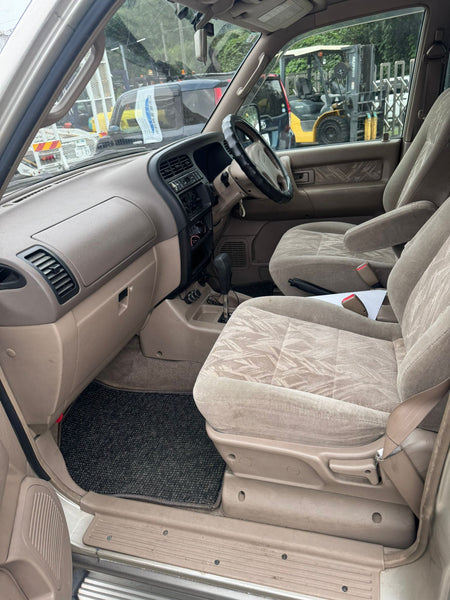 Beige 2001 Isuzu Bighorn Diesel 4WD SUV, photo 14 of 19