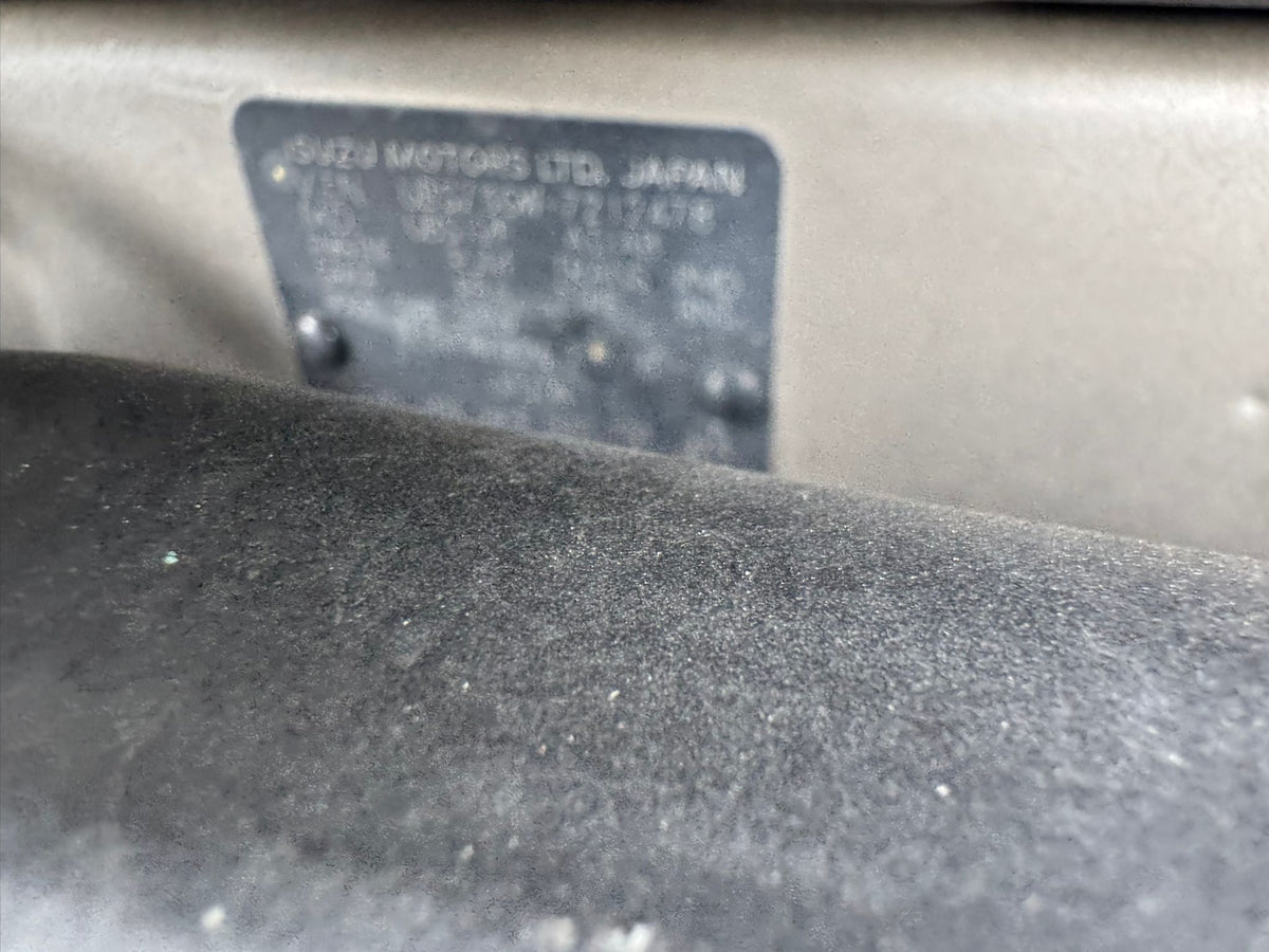 Beige 2001 Isuzu Bighorn Diesel 4WD SUV, photo 17 of 19