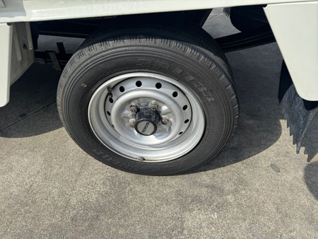 White 1993 Toyota HiAce Truck 4x2, photo 5 of 15