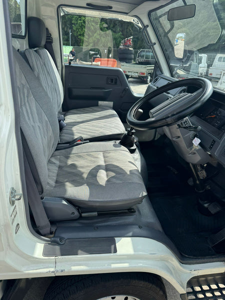 White 1993 Toyota HiAce Truck 4x2, photo 8 of 15