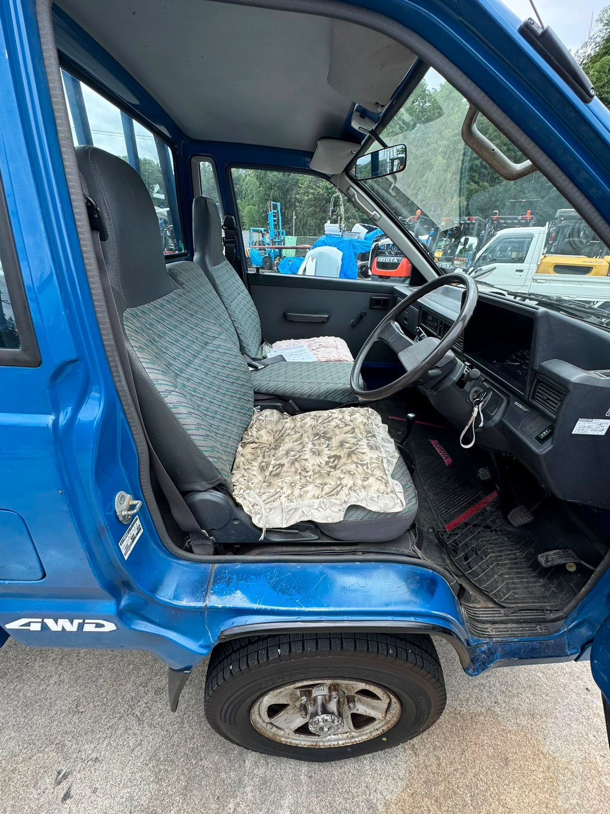 Blue 1995 Toyota TownAce Dump Truck 4x4 M/T, photo 10 of 18