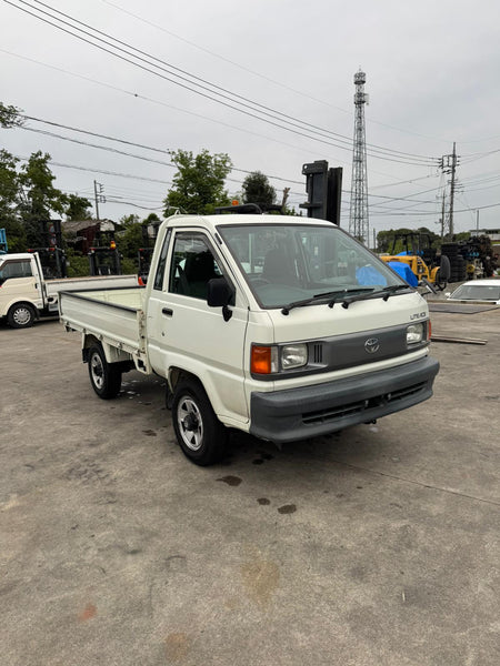 White 1999 Toyota LiteAce Truck 4x4, photo 1 of 15
