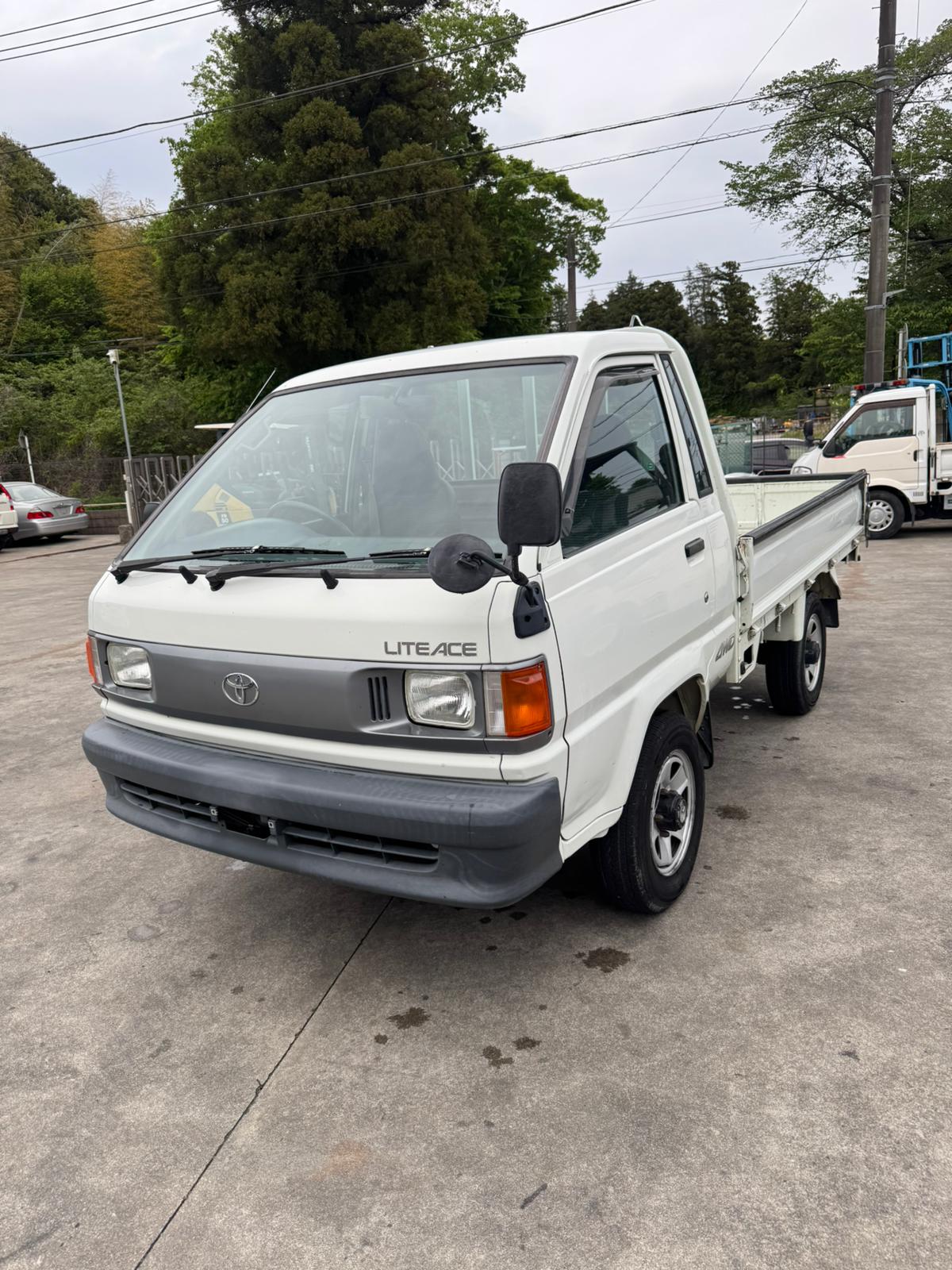 White 1999 Toyota LiteAce Truck 4x4, photo 3 of 15