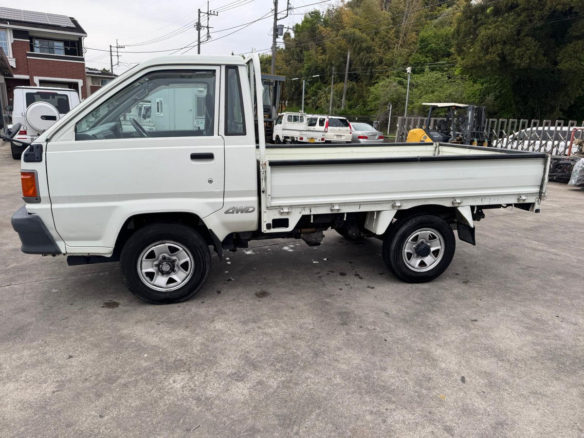 White 1999 Toyota LiteAce Truck 4x4, photo 4 of 15