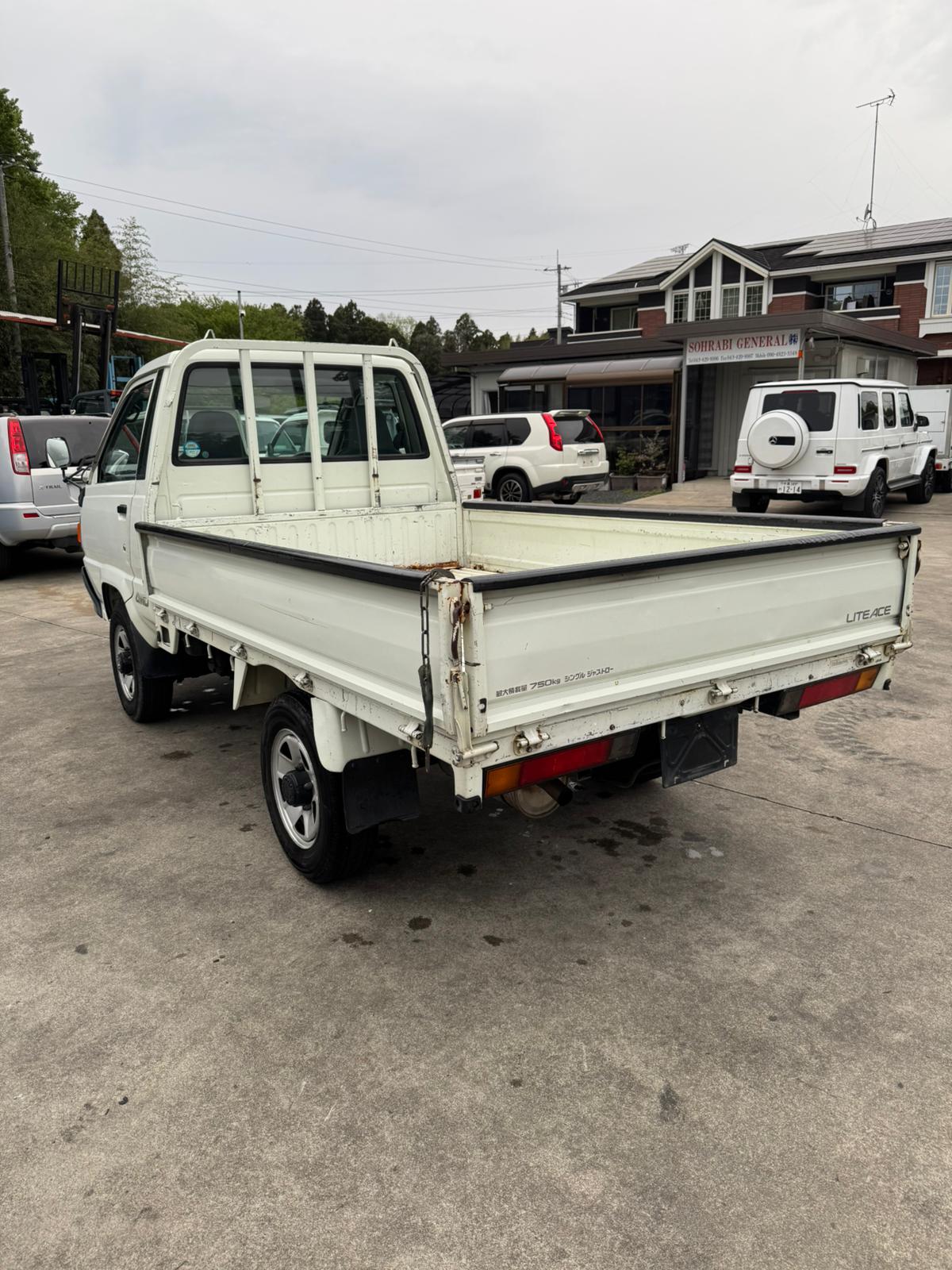 White 1999 Toyota LiteAce Truck 4x4, photo 5 of 15