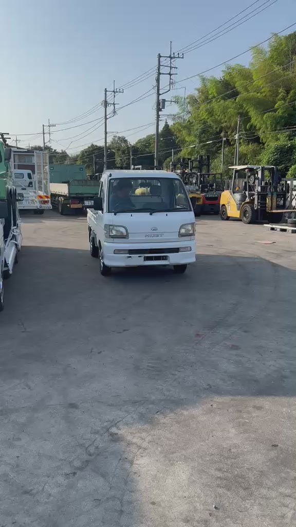 White 2001 Daihatsu Hijet 4x4 kei truck, video