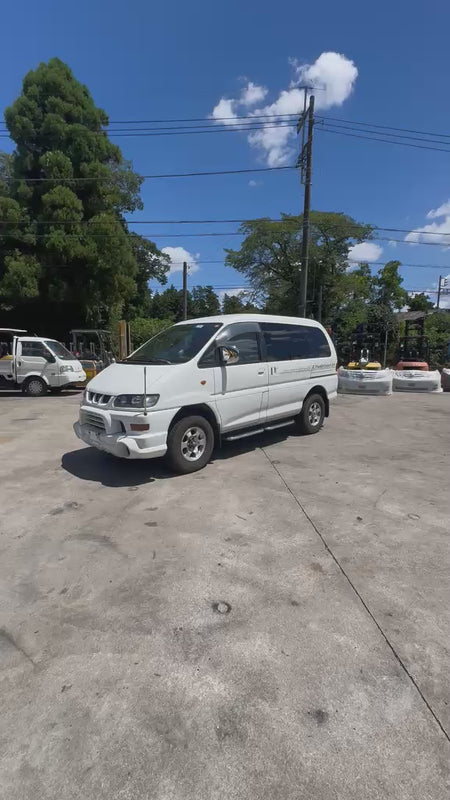 White 2000 Mitsubishi Delica Space Gear Chamonix 4WD van, video