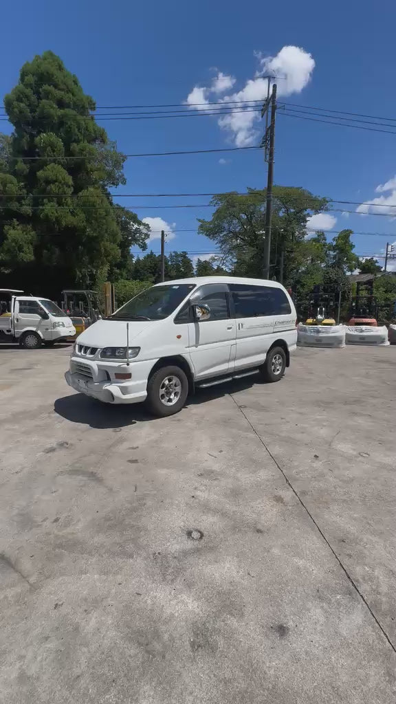 White 2000 Mitsubishi Delica Space Gear Chamonix 4WD van, video