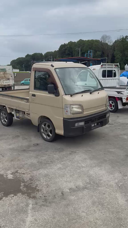 Beige 2000 Daihatsu Hijet 4x2 kei truck, video