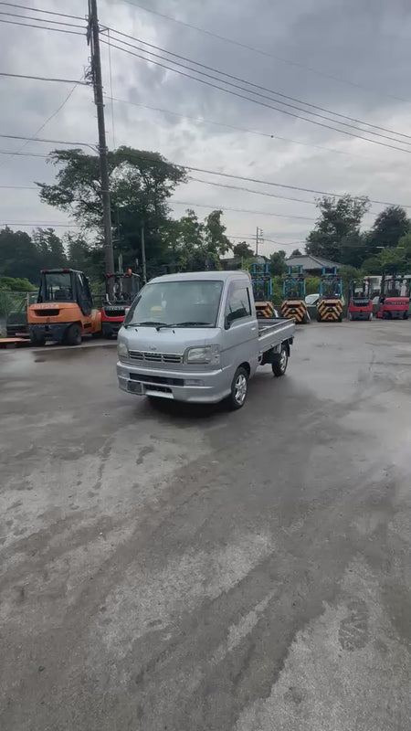 Silver 2001 Daihatsu Hijet 4x4 M/T kei truck, video